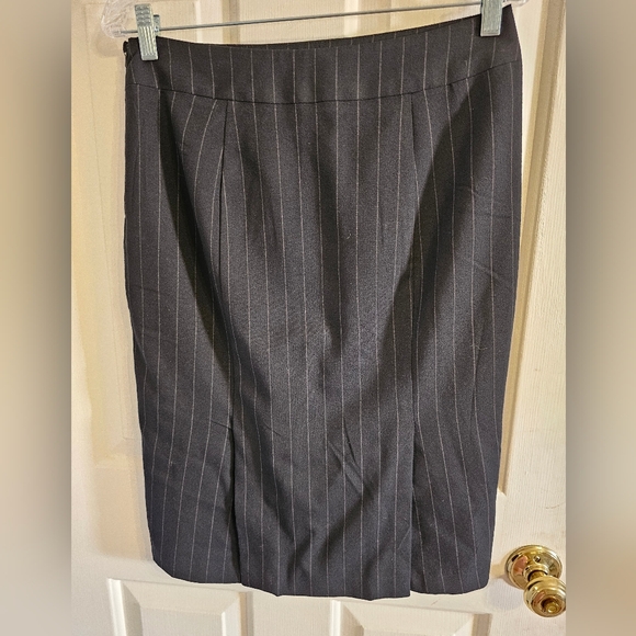 New York and Company A-Line Classic Pinstripe Black/White Office Skirt Size 6 - Picture 2 of 9